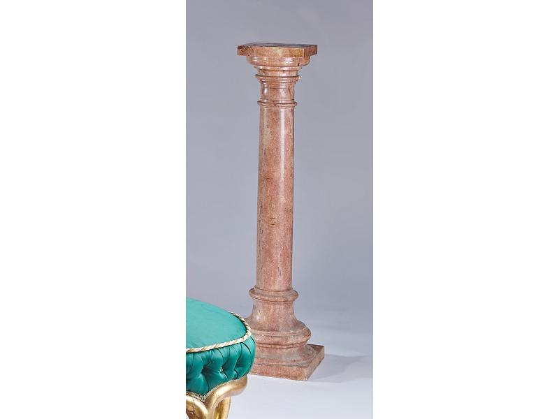 SELLETTE en marbre rose de forme colonne...