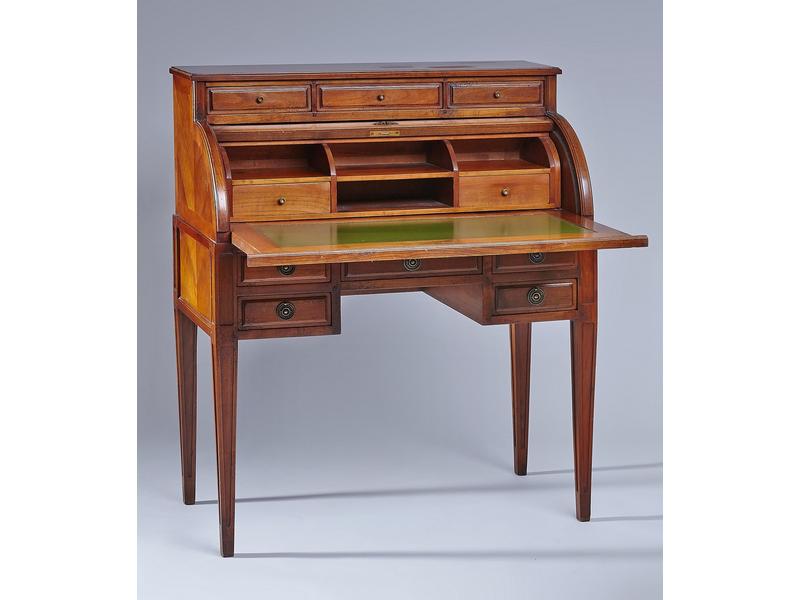 BUREAU A CYLINDRE en merisier toutes faces,...