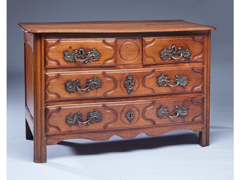 COMMODE rectangulaire en bois naturel mouluré,...