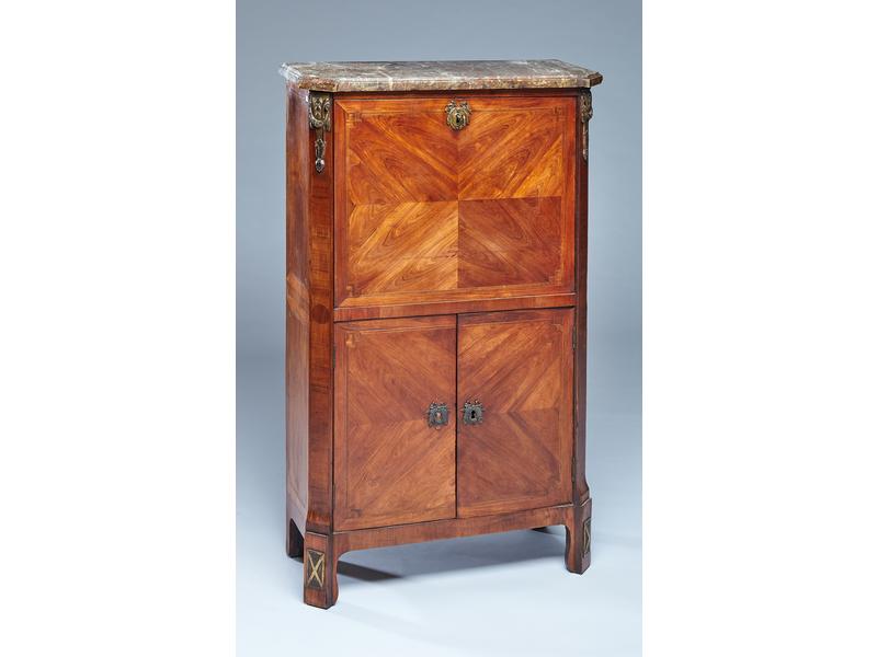 PETIT SECRÉTAIRE de dame en placage de bois...