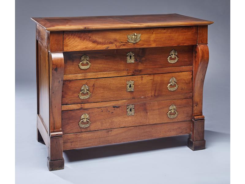 COMMODE rectangulaire en noyer ouvrant en...