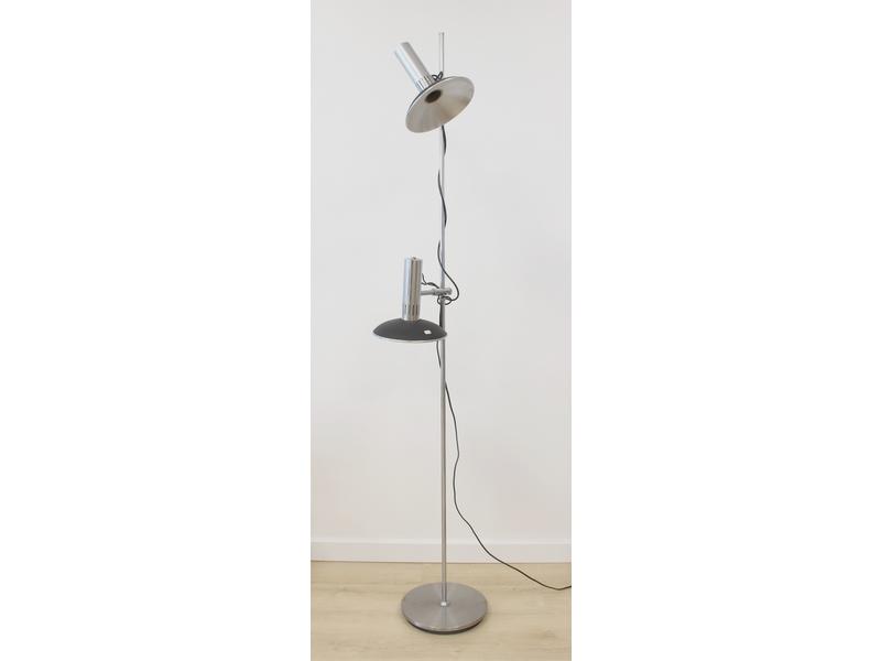 LAMPADAIRE en métal chromé à deux lumières...