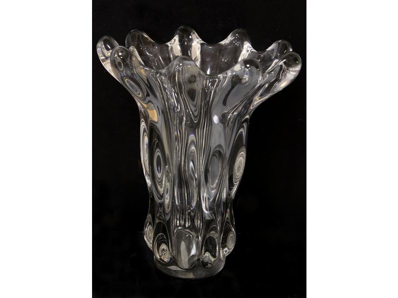GRAND VASE en cristal à godrons saillant...