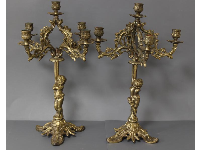 PAIRE DE CANDÉLABRES en bronze doré, à cinq...