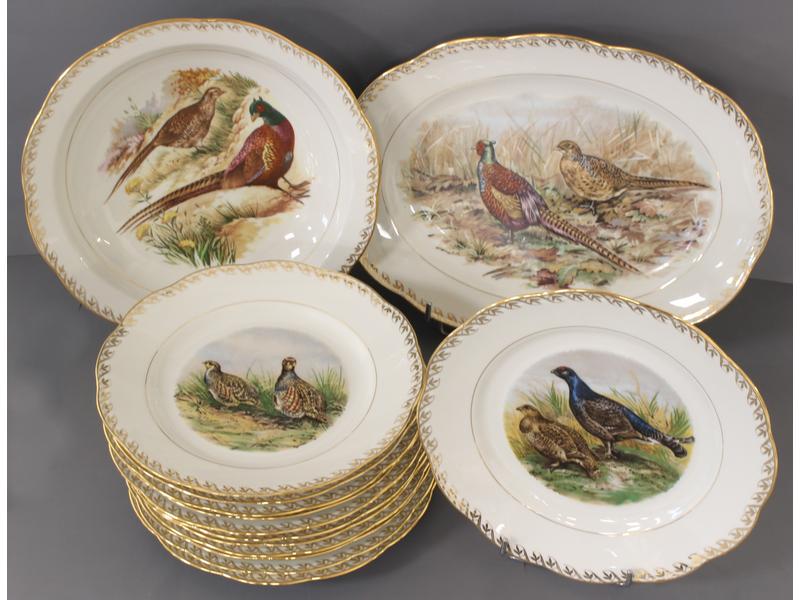 PARTIE DE SERVICE en porcelaine émaillée...