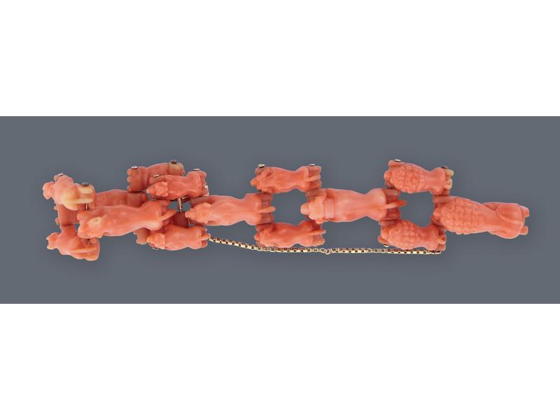 BRACELET souple en corail à deux rangs de...