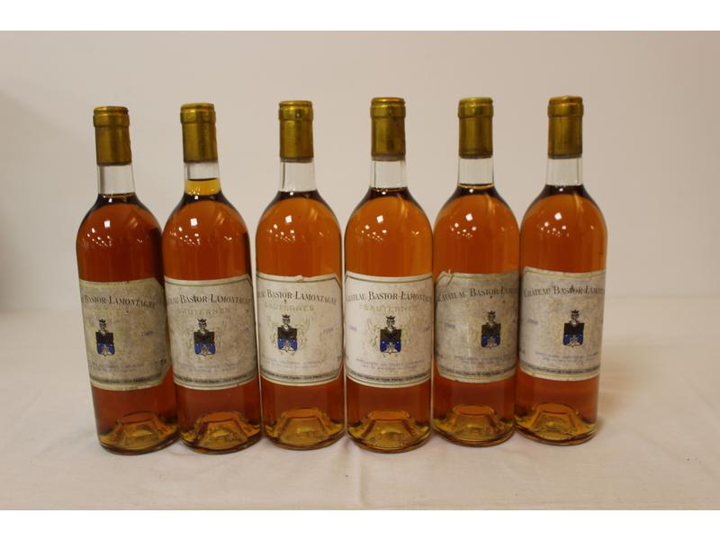 6 Blles CH. BASTOR LAMONTAGNE Sauternes 1988
Et....