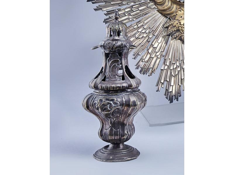 OSTENSOIR en argent à fût balustre à décor...