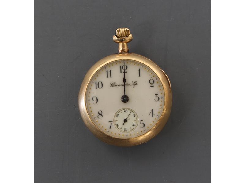 PETITE MONTRE DE COL en or jaune 18K chiffré...
