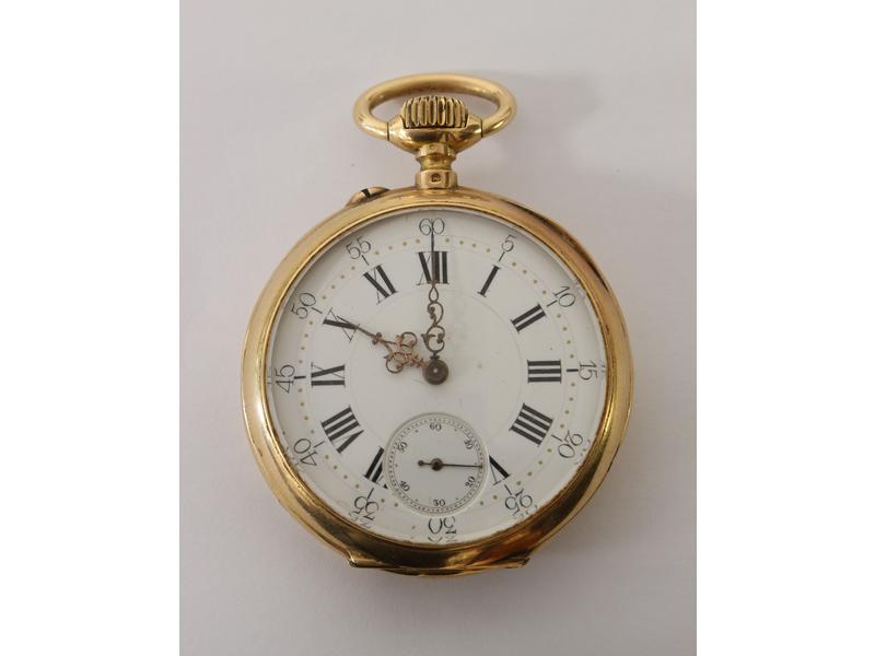MONTRE DE POCHE en or jaune 18K, cache-poussière...