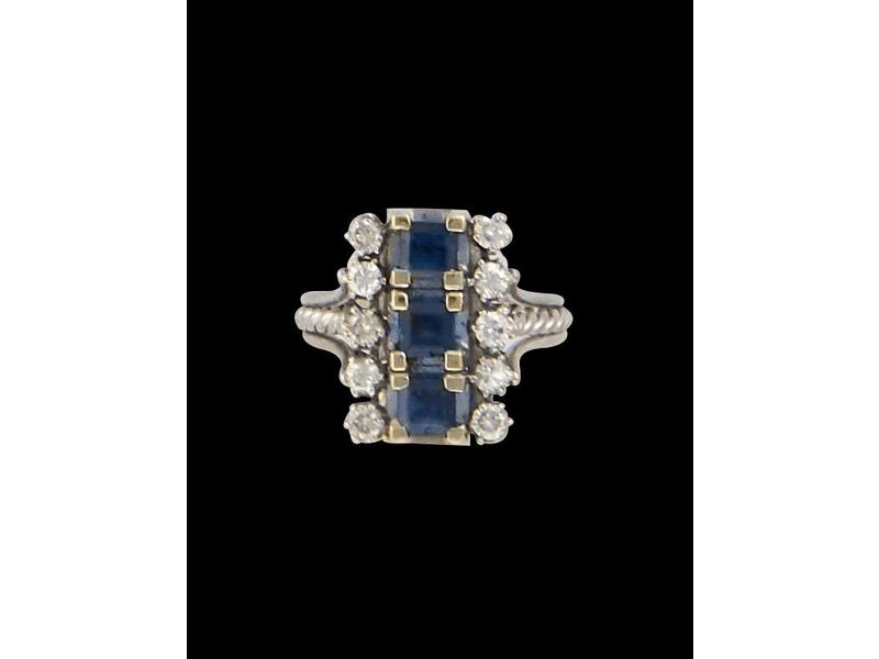 BAGUE en platine sertie de trois diamants...