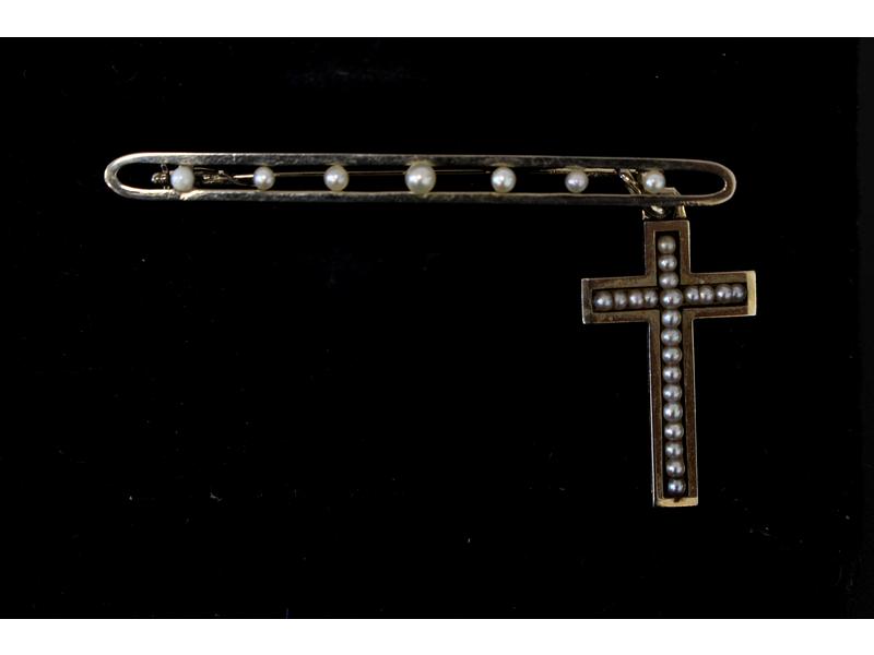 BARRETTE et PENDENTIF-CROIX en or gris 18K,...
