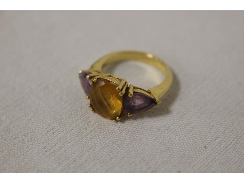 BAGUE en or jaune 18K sertie d'une citrine...