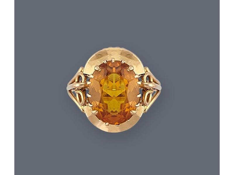 BAGUE en or jaune 18k sertie d'une citrine...