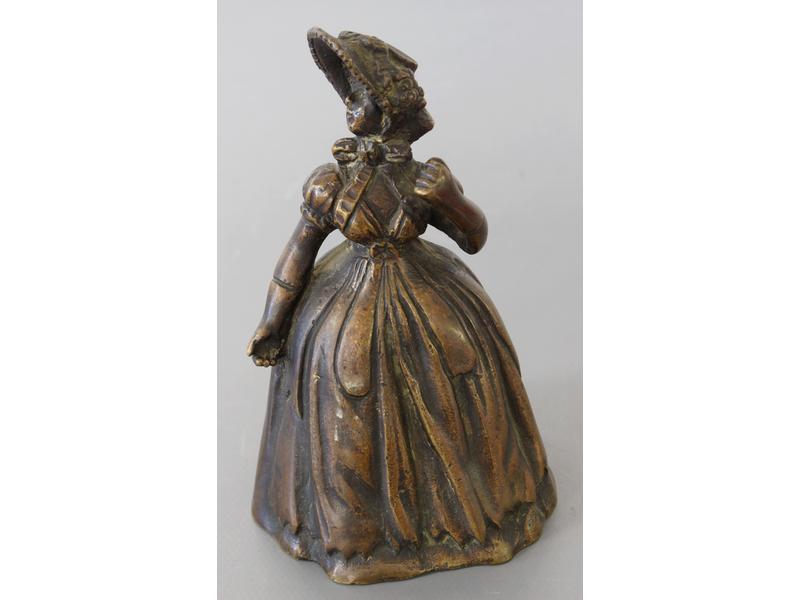 CLOCHE DE TABLE en bronze représentant une...