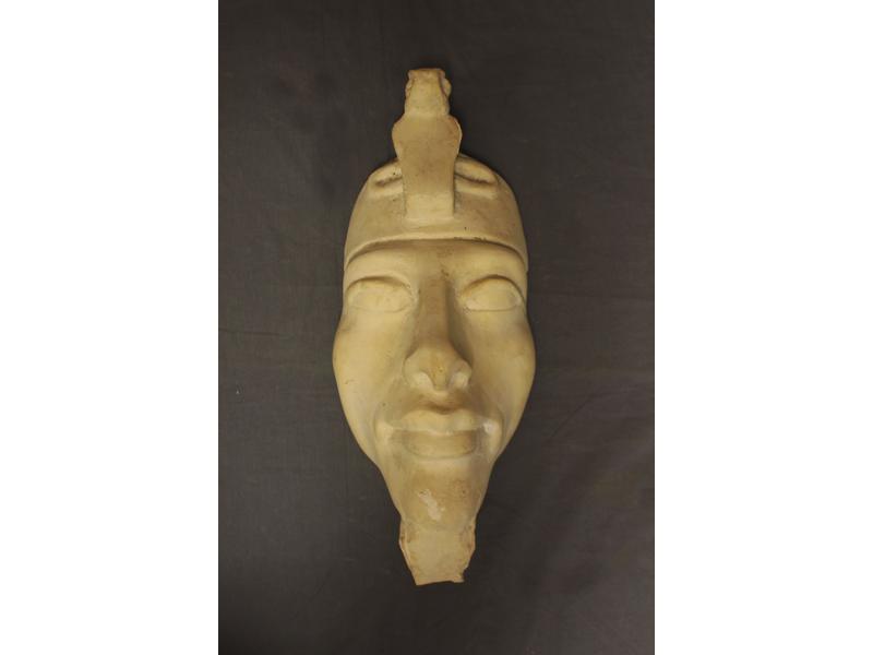 MASQUE D'AKHENATON en plâtre.