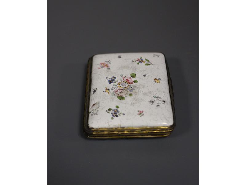 BOÎTE rectangulaire à couvercle bombé, en...