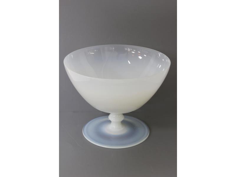 GRANDE COUPE sur piédouche en opaline bulle...