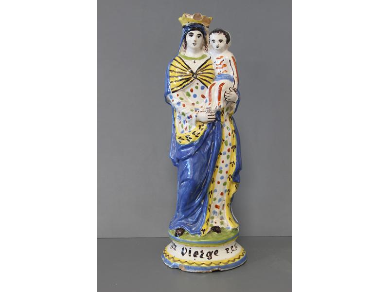 Vierge d'accouchée en faïence émaillée p...