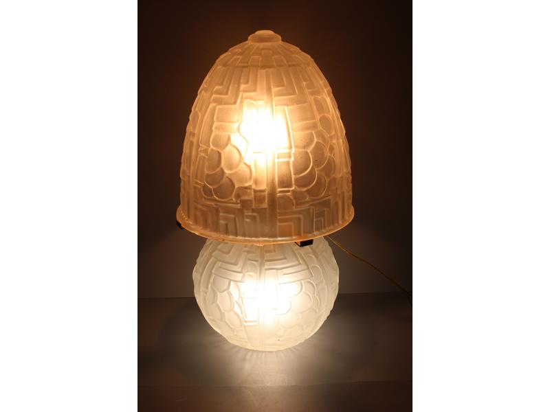 LAMPE-CHAMPIGNON en verre moulé pressé à...