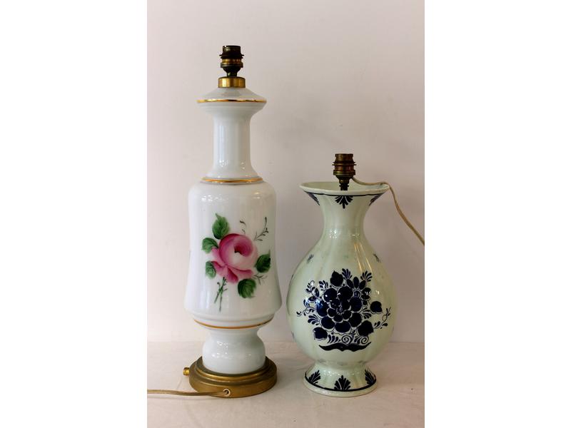 LAMPE balustre en porcelaine blanche de Paris...