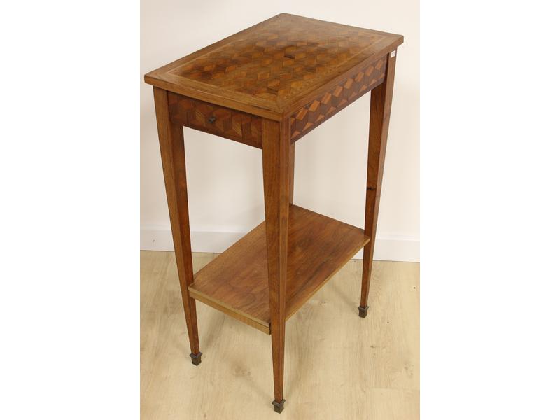 PETITE TABLE VOLANTE rectangulaire en marqueterie...