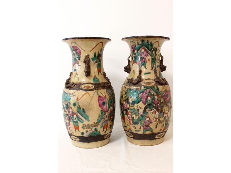 PAIRE DE VASES balustres en grès émaillé...