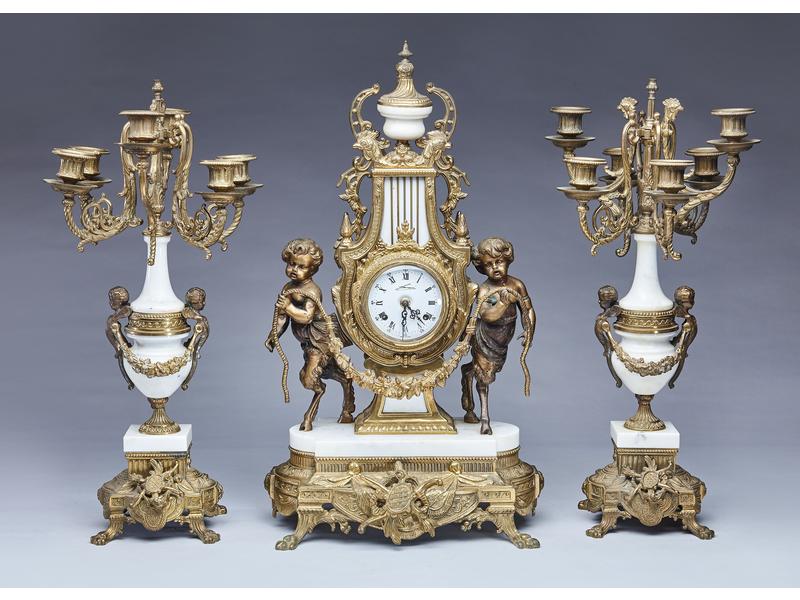 GARNITURE DE CHEMINÉE en bronze, métal doré...