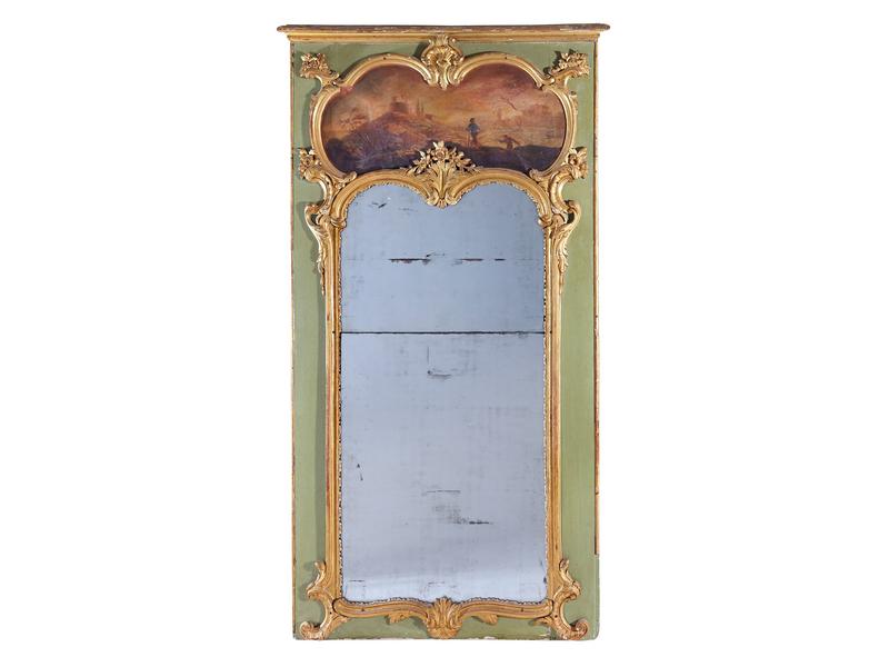TRUMEAU de boiserie sculpté et doré de rinceaux,...