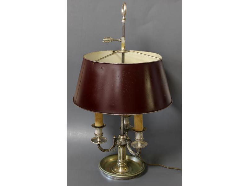 LAMPE BOUILLOTE en bronze argenté à trois...