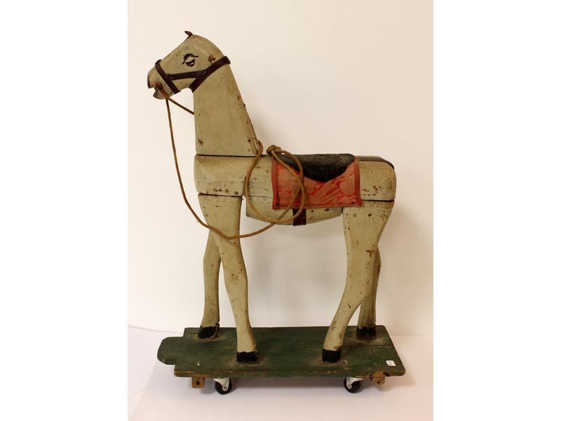 PETIT CHEVAL D'ENFANT A TRAINER en bois polychrome...