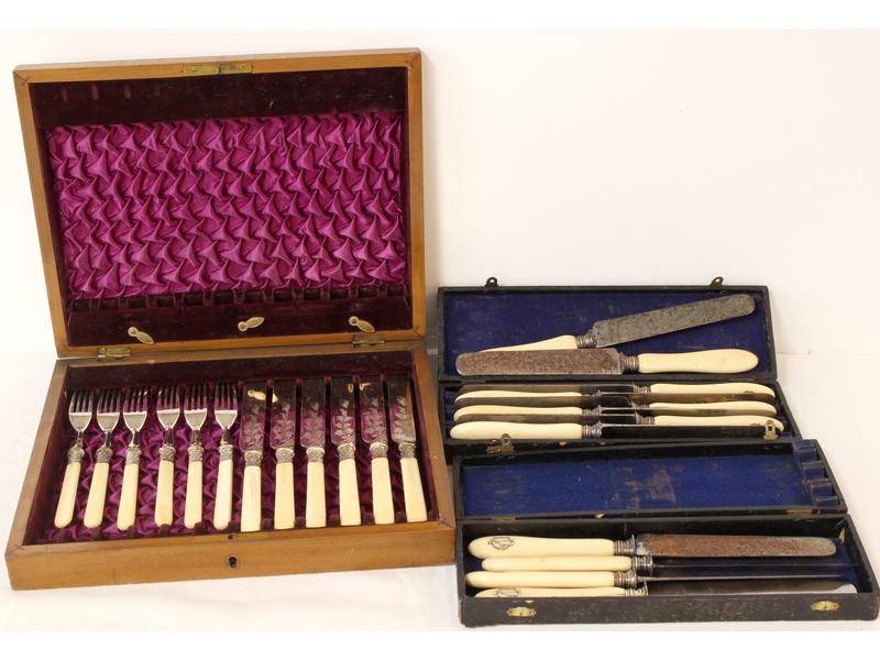 LOT DE COUVERTS comprenant :