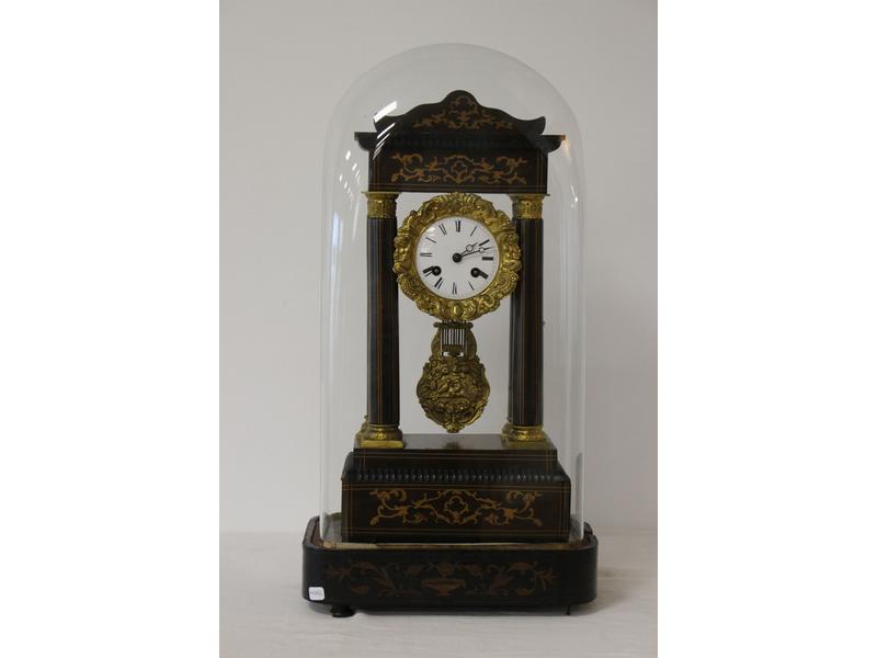 PENDULE portique en placage de palissandre...