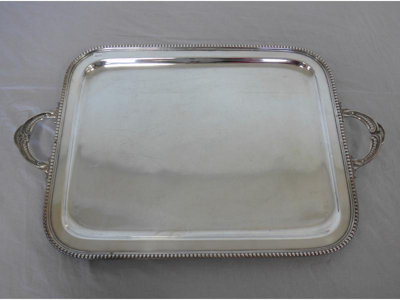 PLATEAU rectangulaire en métal argenté à...