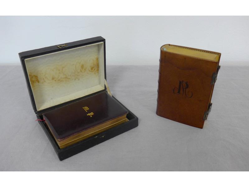 DEUX PETITS PAROISSIENS reliure en cuir.