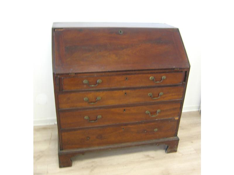 BUREAU DE PENTE en acajou et placage d'acajou,...