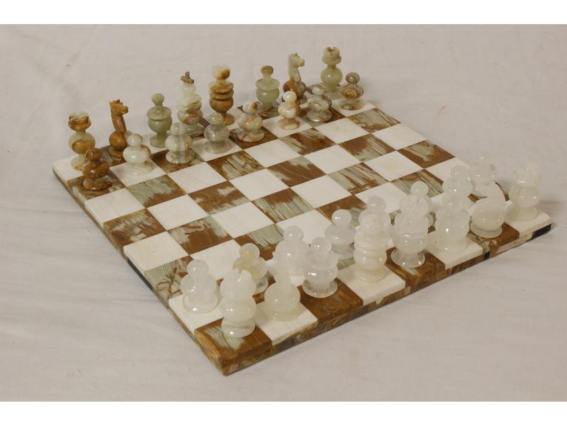 JEU D'ÉCHECS en onyx.