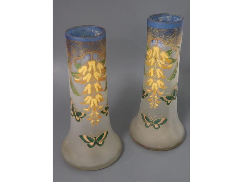 PAIRE DE VASES rouleau à base aplatie en...