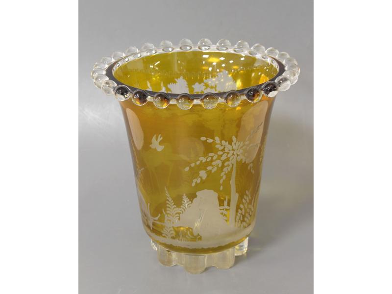 SEAU À BOUTEILLE en cristal de Bohème à décor...