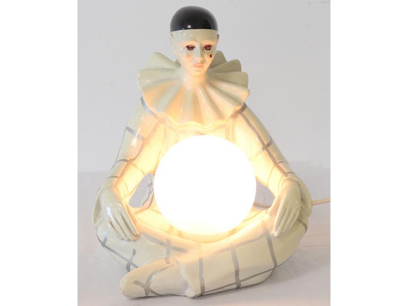 LAMPE PIERROT assis en tailleur en résine...