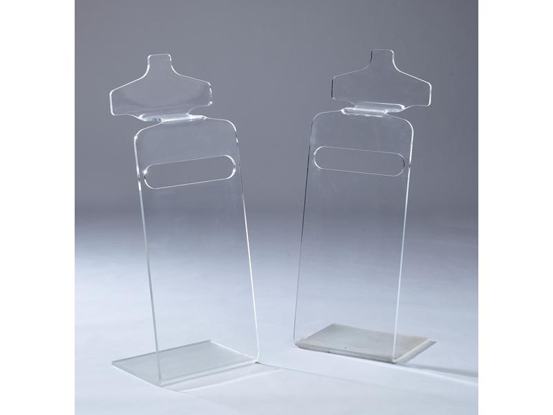 PAIRE DE VALETS DE CHAMBRE en plexiglass...