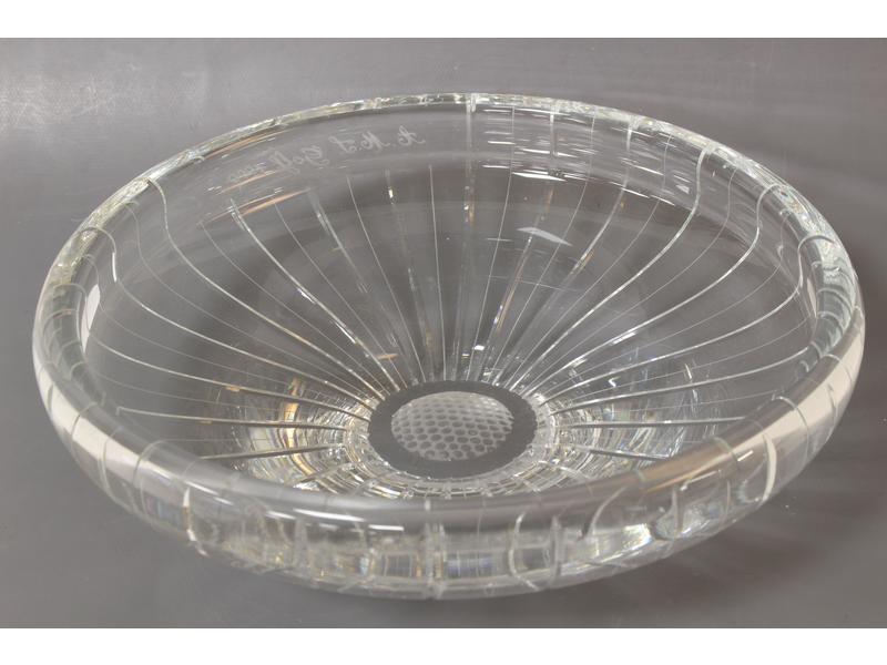 COUPE de forme ronde en cristal gravé à fond...