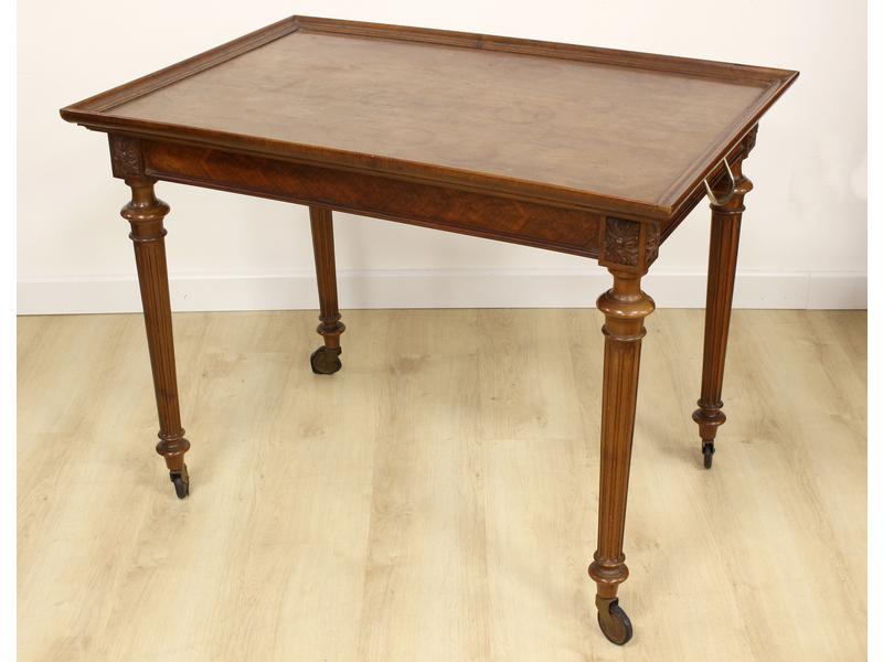 TABLE A THÉ rectangulaire en acajou et placage...
