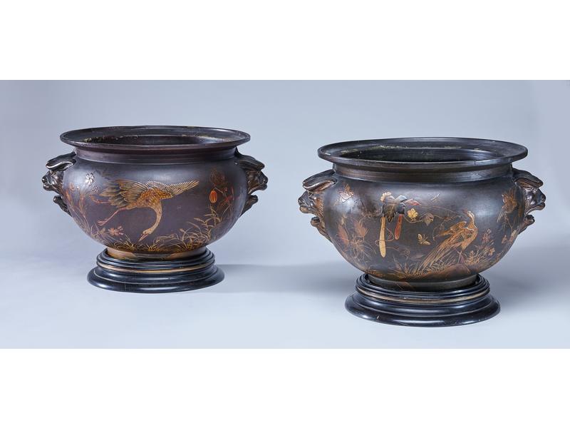 PAIRE DE GRANDS CACHE-POTS circulaires en...