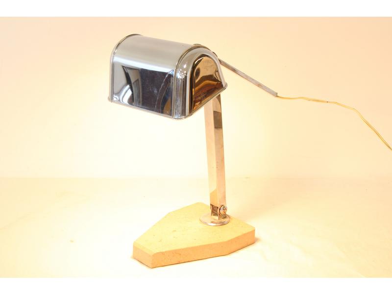 LAMPE DE BUREAU en métal chromé, à bras coulissant...