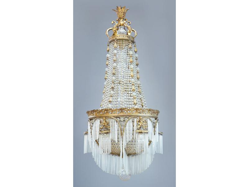 LUSTRE de forme mongolfière à guirlandes...