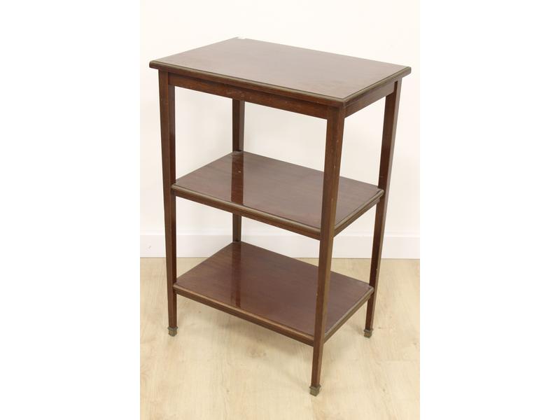 PETITE TABLE VOLANTE en placage d'acajou,...