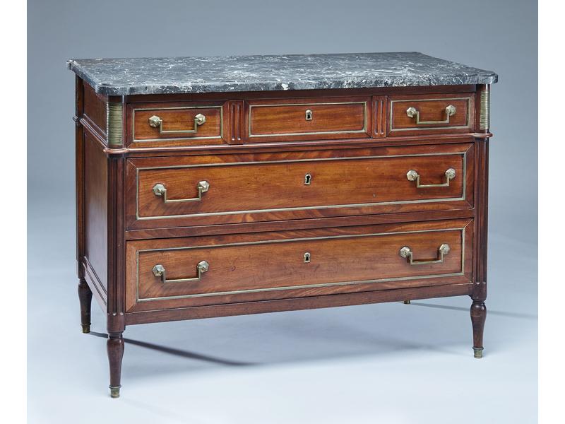 COMMODE rectangulaire en acajou et placage...