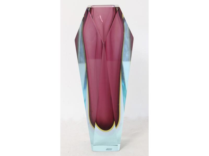 VASE en cristal violet et bleu à pans co...