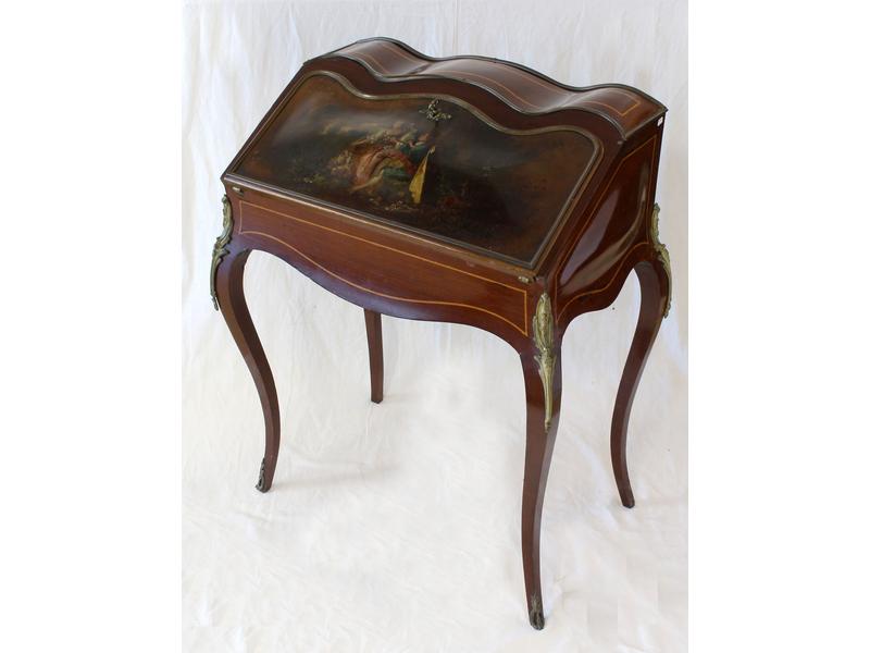 BUREAU DE PENTE chantourné et galbé toutes...